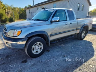 TOYOTA TUNDRA SR5 V8