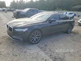 VOLVO S90 T5 MOMENTUM