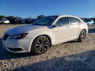 CHRYSLER 200