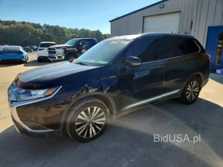 MITSUBISHI OUTLANDER SE