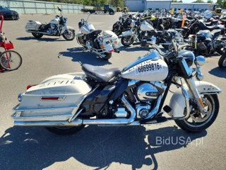 HARLEY-DAVIDSON FLHP POLICE ROAD KING