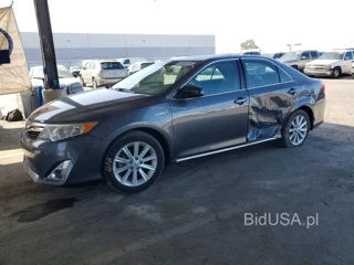 TOYOTA CAMRY HYBRID XLE