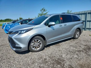 TOYOTA SIENNA LE