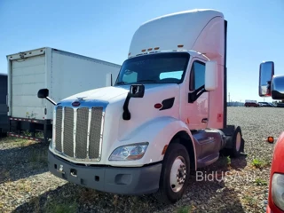 PETERBILT 579