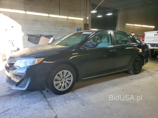 TOYOTA CAMRY HYBRID LE