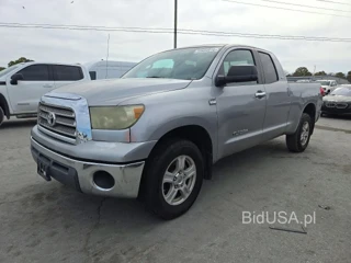 TOYOTA TUNDRA SR5