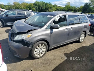 TOYOTA SIENNA XLE PREMIUM 7-PASSENGER
