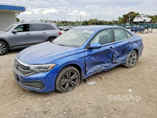 VOLKSWAGEN JETTA SE