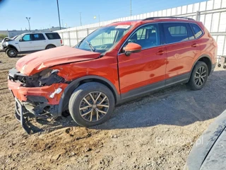 VOLKSWAGEN TIGUAN SE