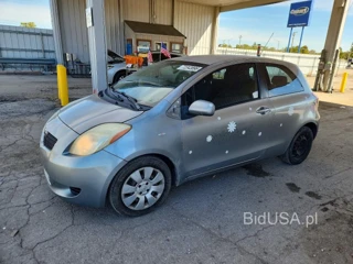 TOYOTA YARIS BASE