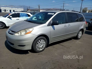 TOYOTA SIENNA LE 8-PASSENGER