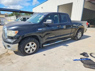 TOYOTA TUNDRA DOUBLE CAB SR5