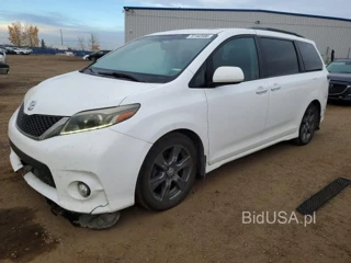 TOYOTA SIENNA SE