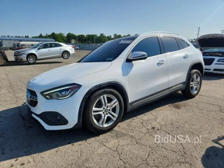 MERCEDES-BENZ GLA 250 4MATIC