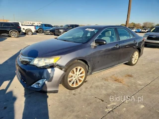 TOYOTA CAMRY XLE V6