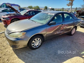 TOYOTA CAMRY STANDARD