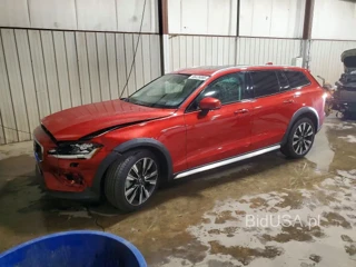 VOLVO V60 CROSS COUNTRY ULTIMATE
