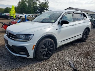 VOLKSWAGEN TIGUAN SE