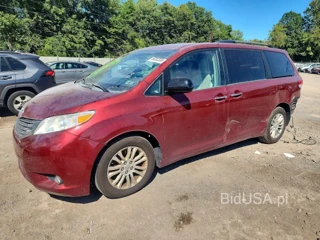 TOYOTA SIENNA XLE 8-PASSENGER