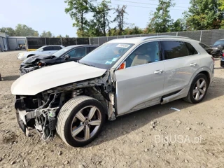 AUDI E-TRON PREMIUM PLUS
