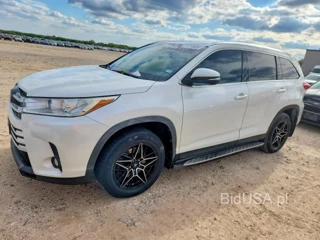 TOYOTA HIGHLANDER XLE
