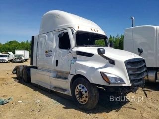FREIGHTLINER CASCADIA 126 SLEEPER CAB"