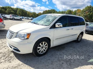 CHRYSLER TOWN & COUNTRY TOURING L