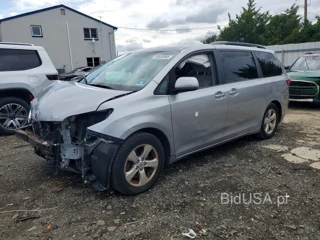 TOYOTA SIENNA LE