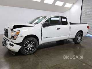 NISSAN TITAN SV