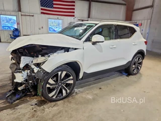 VOLVO XC40 PLUS