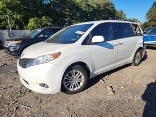 TOYOTA SIENNA XLE PREMIUM 8-PASSENGER