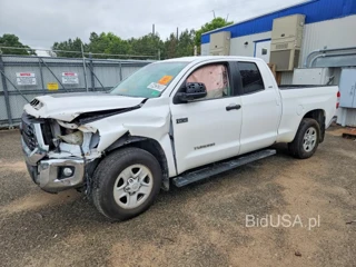 TOYOTA TUNDRA SR5