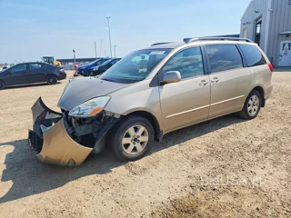 TOYOTA SIENNA CE 7 PASSENGER