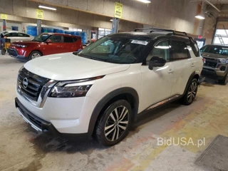 NISSAN PATHFINDER PLATINUM