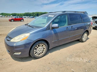 TOYOTA SIENNA XLE