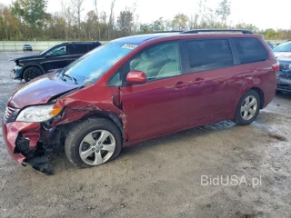 TOYOTA SIENNA LE