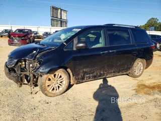 TOYOTA SIENNA XLE 8-PASSENGER