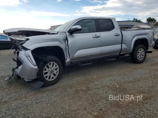 TOYOTA TACOMA SR5