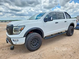 NISSAN TITAN PRO-4X