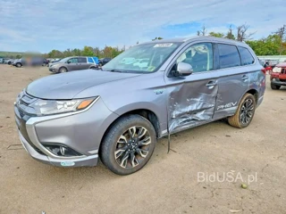 MITSUBISHI OUTLANDER SE