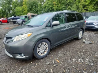 TOYOTA SIENNA XLE 8-PASSENGER