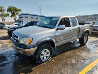 TOYOTA TUNDRA SR5 V8