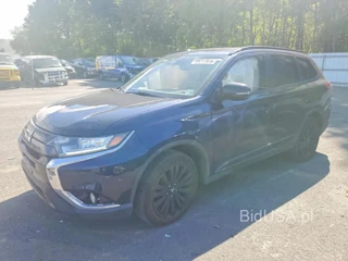 MITSUBISHI OUTLANDER SE