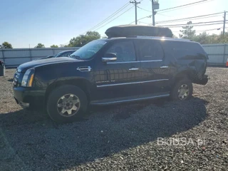 CADILLAC ESCALADE ESV LUXURY
