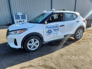NISSAN KICKS S