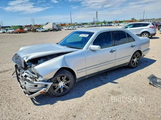 MERCEDES-BENZ E 320