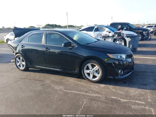 TOYOTA TOYOTA CAMRY SE