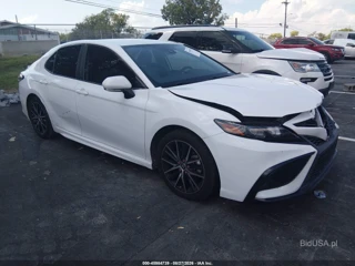TOYOTA TOYOTA CAMRY SE