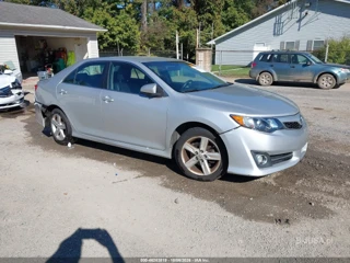 TOYOTA TOYOTA CAMRY SE