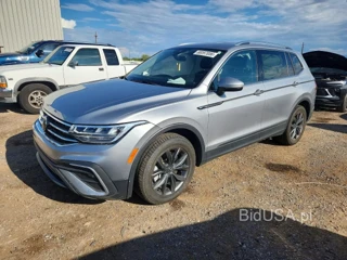 VOLKSWAGEN TIGUAN SE